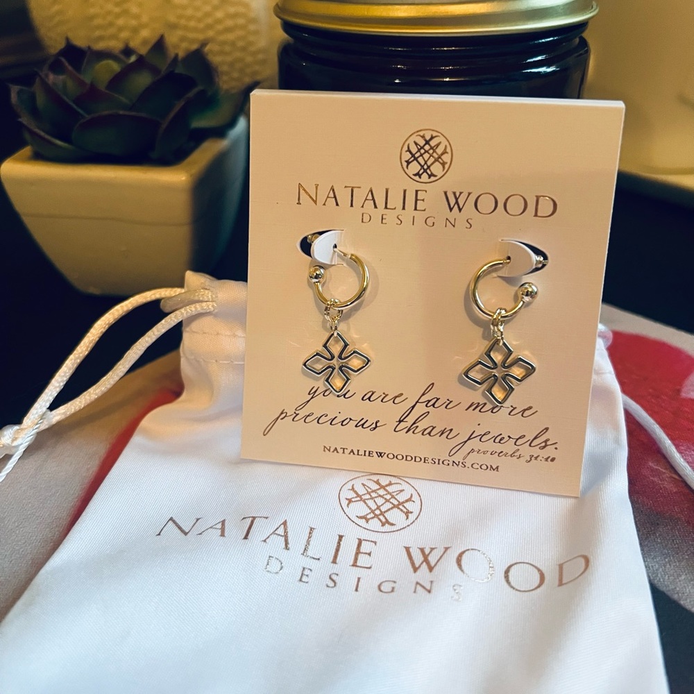 Brand new Natalie Wood earrings in silver/gold